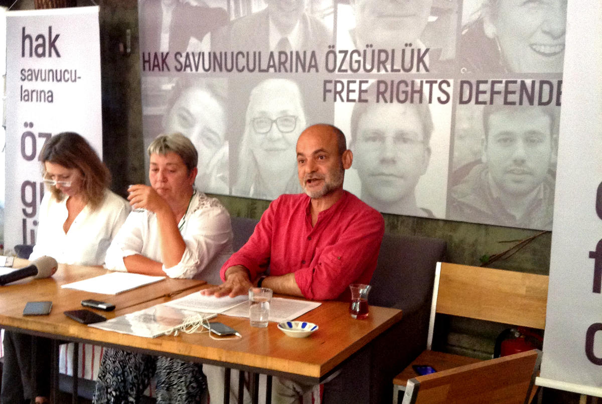 "Ben niye dışarıdayım, onlar niye içeride?"